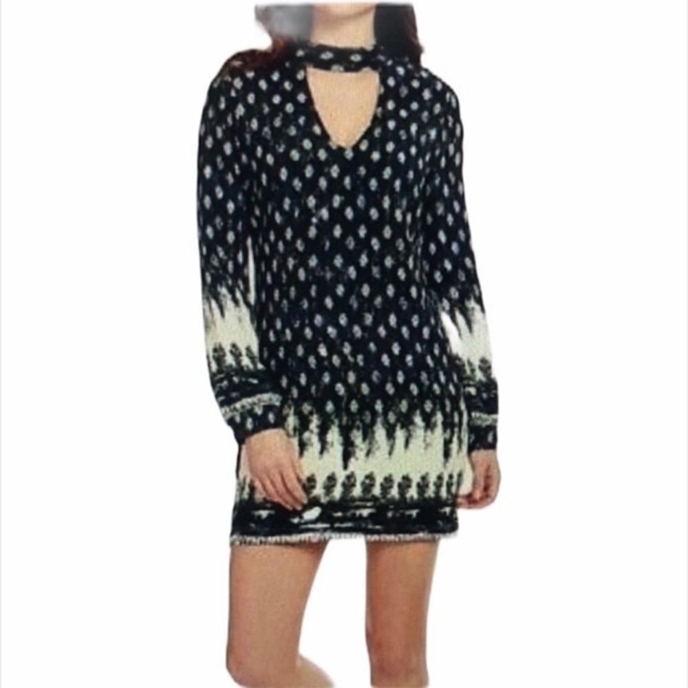 WAYF Rose Print Keyhole Long Sleeve Shift Dress